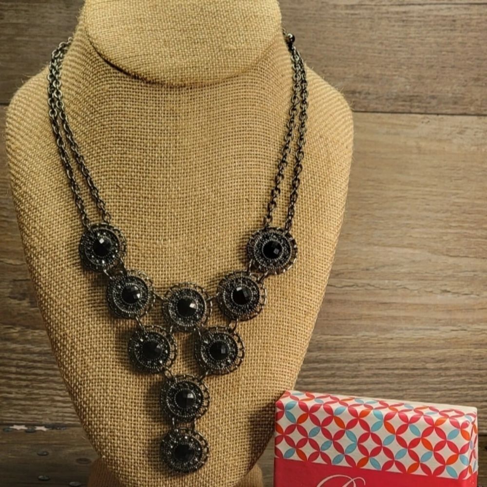 Premier Designs Black and Silver Tone Necklace Jewelry Womwns Adjustable